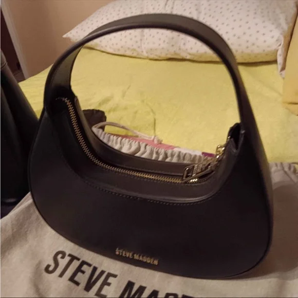 Steve Madden Black Leather Studded Shoulder Bag with Gold Hardware - Picture 2 of 2